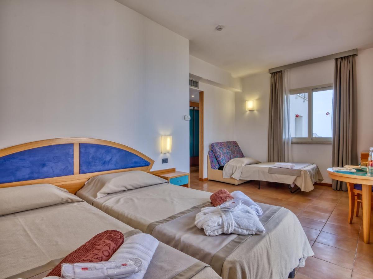 Hotel Antares Letojanni Exteriör bild
