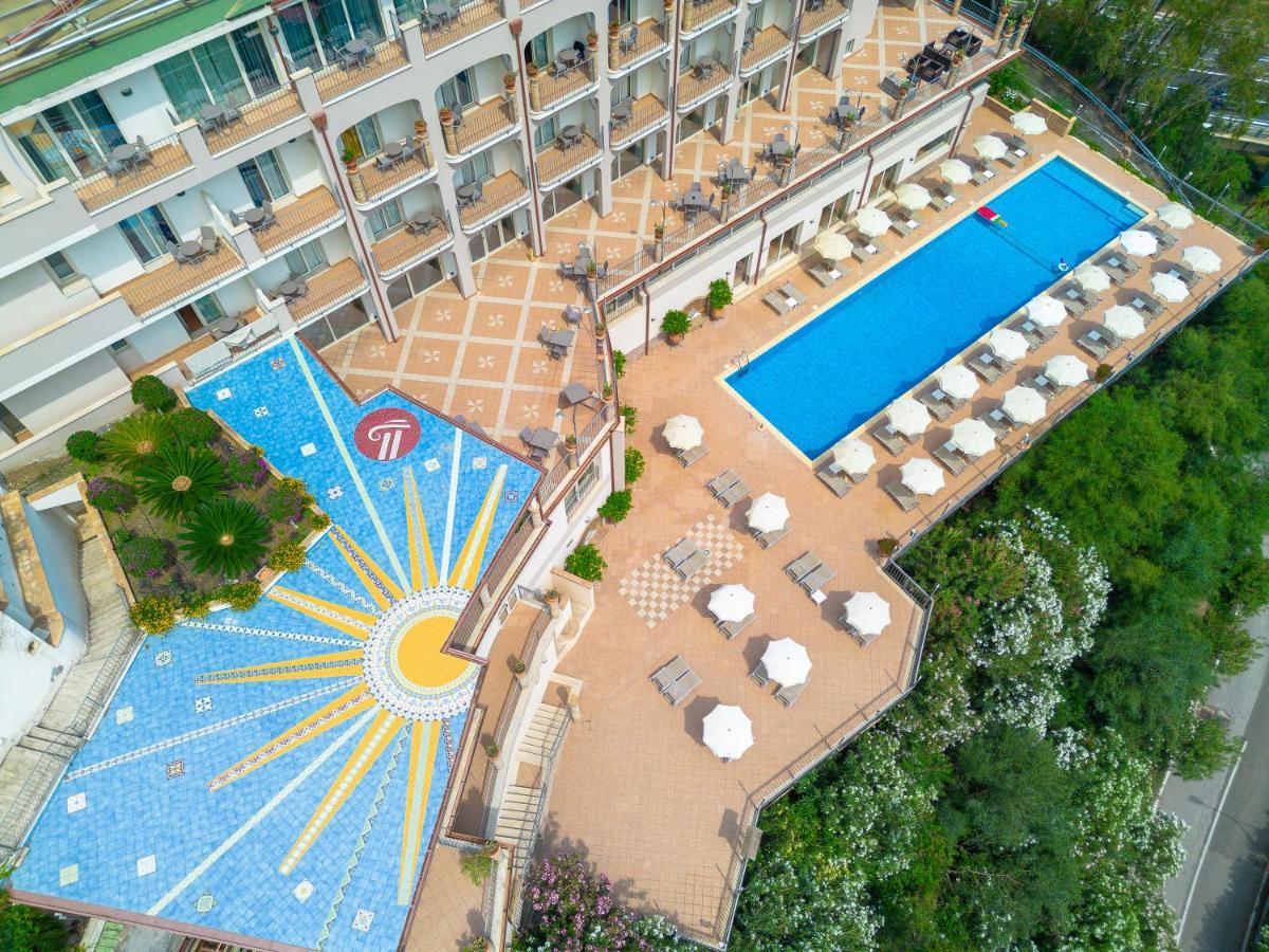Hotel Antares Letojanni Exteriör bild